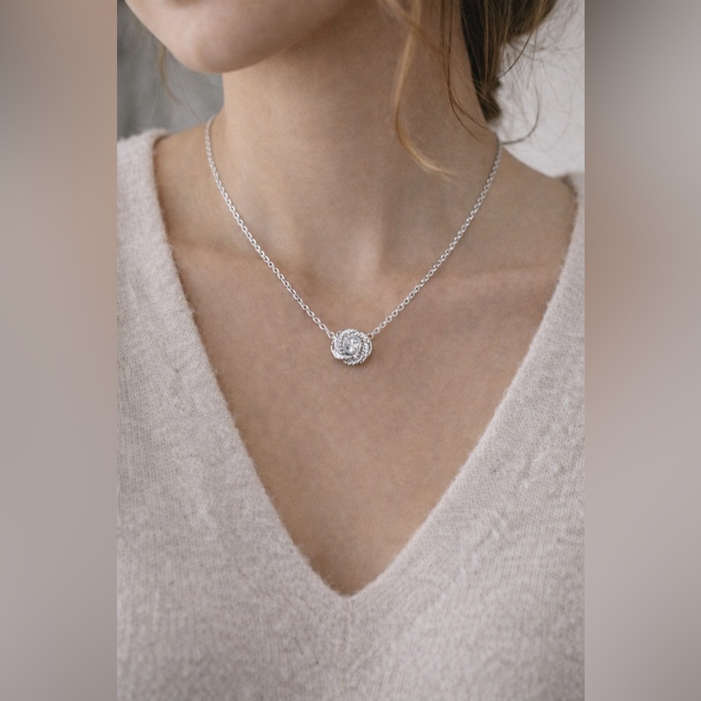Kate Spade Infinity & Beyond Knot Necklace NWT Silver Tone Adjustable Chain‎